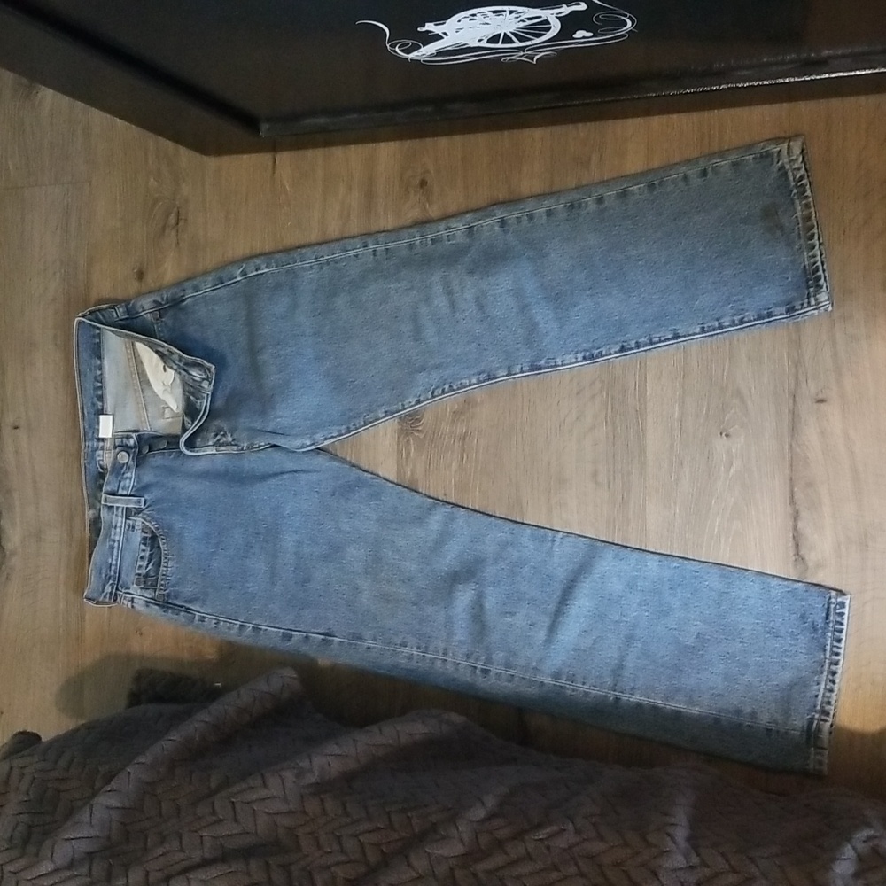Mid rise straight leg jeans